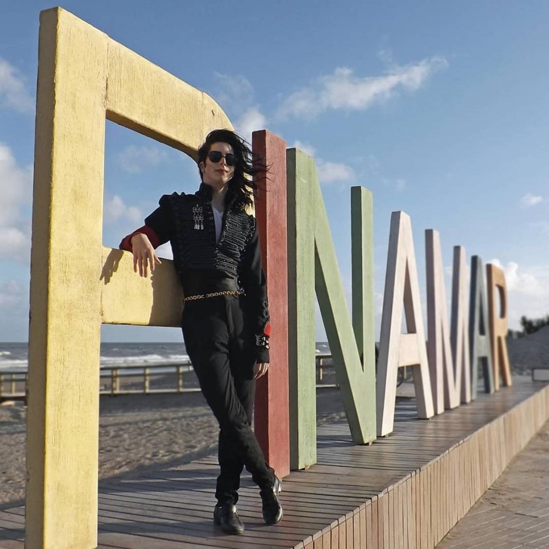 Michael Jackson'a benzemek için 40 bin dolar harcadı! Bakın neye benzedi... 9